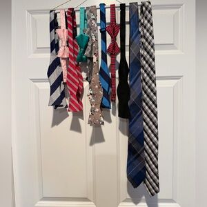 Set of bow ties and neck ties